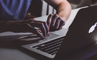 别只盯比分：世预赛国足上半场0射正，人都麻了，细节比比分更刺眼